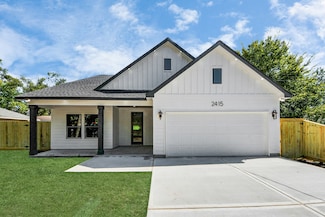 2415 Juliet St, Pasadena, TX 77502