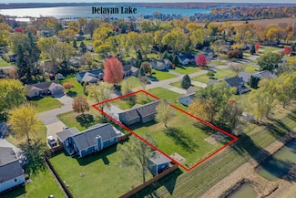 530 Valencia Dr, Delavan, WI 53115