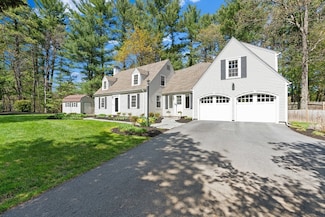 2 Lantern Ln, Weston, MA 02493