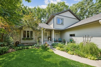 1110 Partridge Ln, Hudson, WI 54016