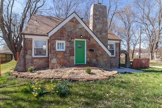 2235 S Fort Ave, Springfield, MO 65807