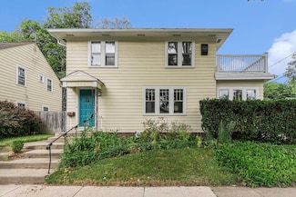 1006 Oak St, Kalamazoo, MI 49008