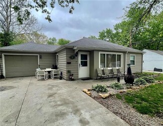2424 SW 22nd Park, Topeka, KS 66611