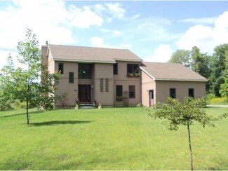 285 Windy Woods Rd, Richmond, VT 05477