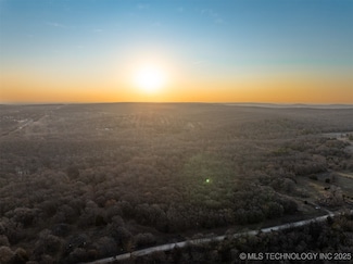 12 Valley View Dr, Beggs, OK 74421