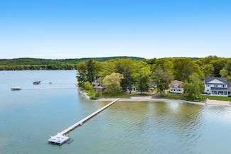 4031 Birch Dr, Honor, MI 49640