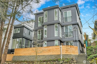 629 B W Emerson Ave, Seattle, WA 98119