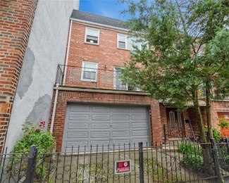 37-40 61st St, Flushing, NY 11377