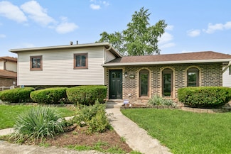 242 S Harper Ave, Glenwood, IL 60425