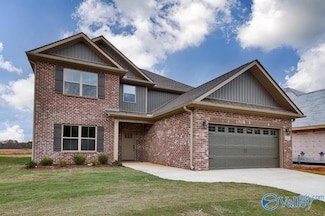 117 Alton Dale Dr, Toney, AL 35773