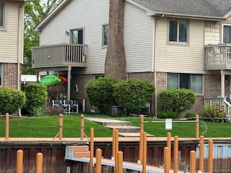 27880 Reo Rd Unit D, Grosse Ile, MI 48138