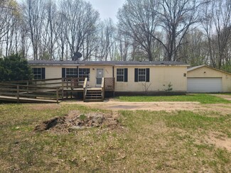 3306 Academy St, Allegan, MI 49010