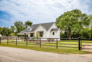2021 Strangmeier Rd, Brenham, TX 77833