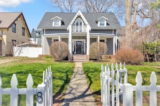 8 Montrose St, Roxbury, MA 02119