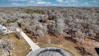 145 N Tranquility Dr, La Vernia, TX 78121