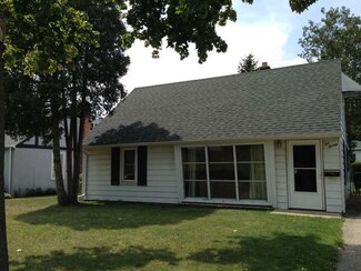 1020 Franklin Ave, Winthrop Harbor, IL 60096