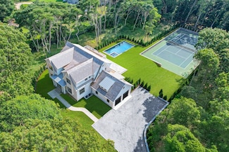 237 N Magee St, Southampton, NY 11968