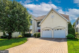 106 Inverness Dr, Moorestown, NJ 08057