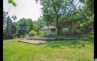1616 W 31st St, Sioux City, IA 51103