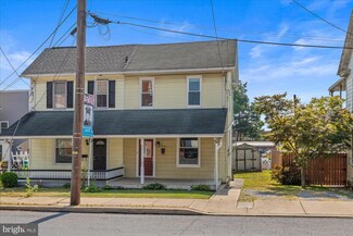 7 S Market St, Mount Joy, PA 17552