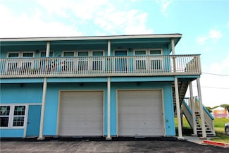 1809 Hillcrest Dr, Rockport, TX 78382