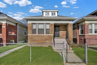 1820 W Marquette Rd, Chicago, IL 60636