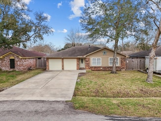 2122 Redwood St, Kemah, TX 77565