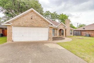 3941 Devonaire Dr, Aledo, TX 76008