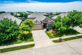 918 Newcastle Dr, Midlothian, TX 76065