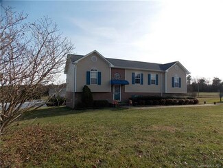 102 Kabe Dr, Hudson, NC 28638