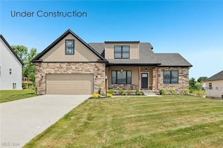 4025 Shelly Lynn Dr, New Middletown, OH 44442