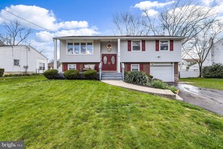 53 Knollwood Dr, Cherry Hill, NJ 08002