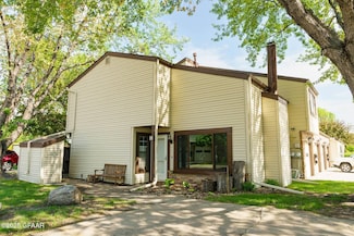 1015 N 39th St Unit D-16, Grand Forks, ND 58203