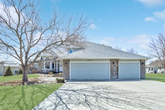 8949 Cambridge Ct, Brooklyn Park, MN 55443
