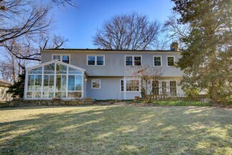 1239 Edward Rd, Naperville, IL 60540