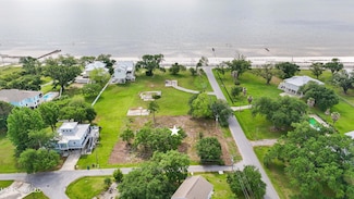 112 Sears Ave, Waveland, MS 39576