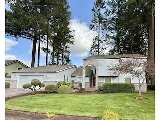 3270 N Maple St, Canby, OR 97013