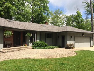 8820 Beechwood Dr, Novelty, OH 44072