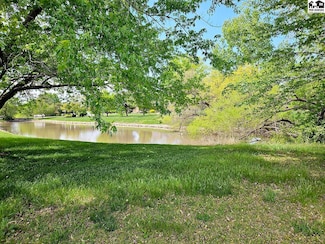 1423 E 1st St, McPherson, KS 67460