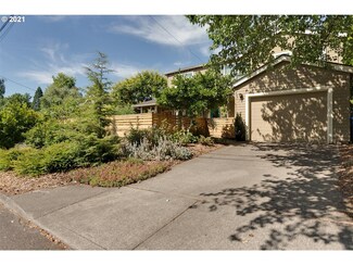 5715 SW 54th Ave, Portland, OR 97221