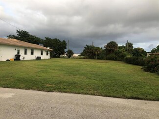1425 N Mangonia Cir, West Palm Beach, FL 33401