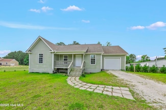 1406 Silverbrook Rd, Oriental, NC 28571