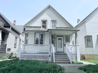 2166 S 6th St, Milwaukee, WI 53215