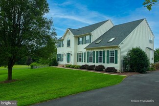166 Clearbrook Dr, Harpers Ferry, WV 25425