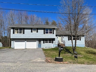 13 Raiche St, Lewiston, ME 04240