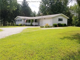 663 New England Ridge Rd, Washington, WV 26181