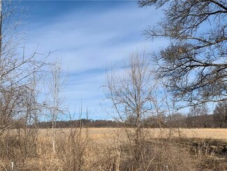 2104 Limit St, Leavenworth, KS 66048