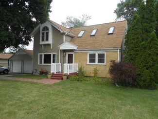 7N445 Linden Ave, Medinah, IL 60157