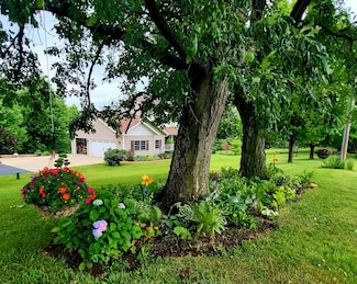 2238 N Bridge St, Lena, IL 61048