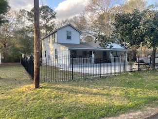 820 S Railroad Ave, Shepherd, TX 77371